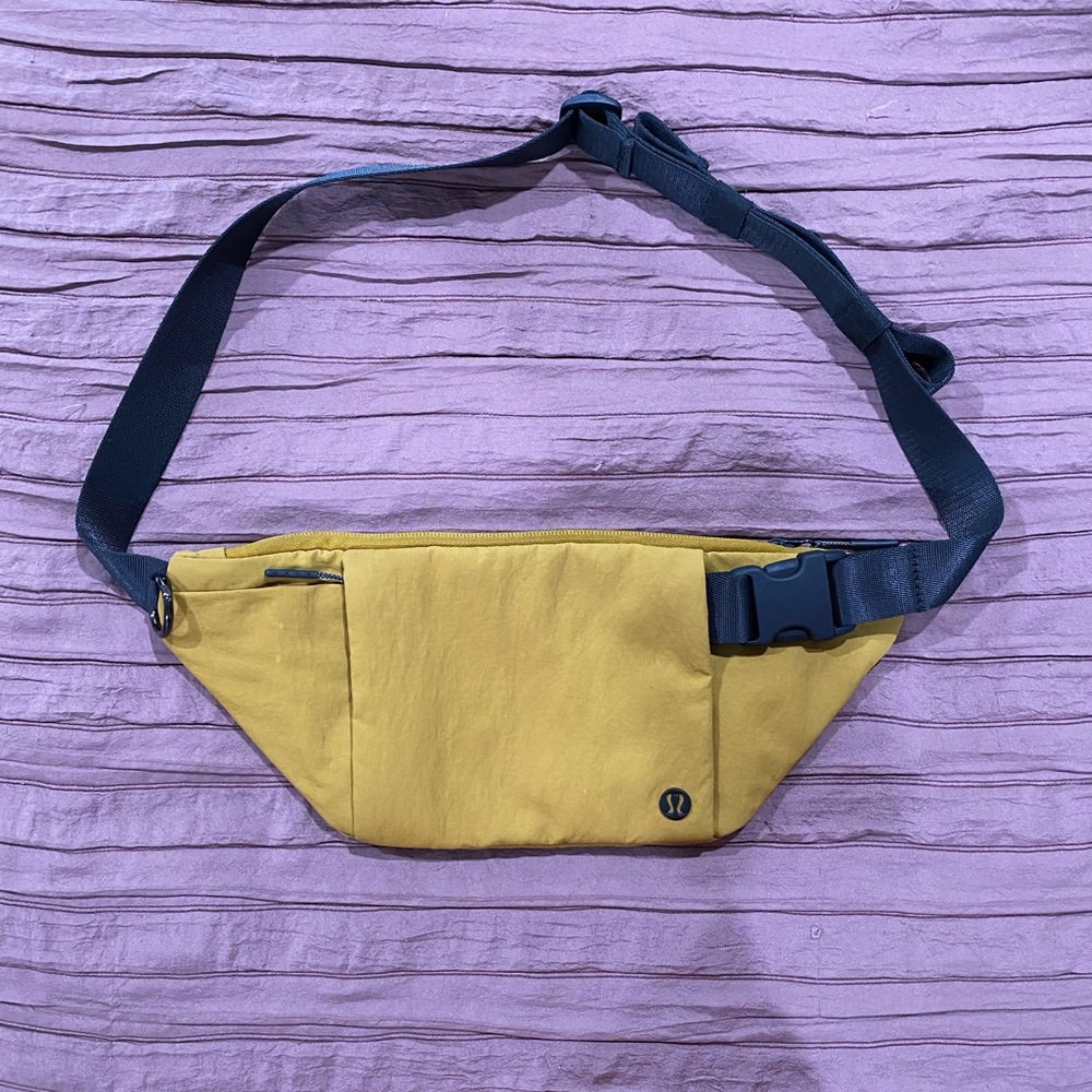 Lululemon Everywhere Belt Bag Burnt Caramel